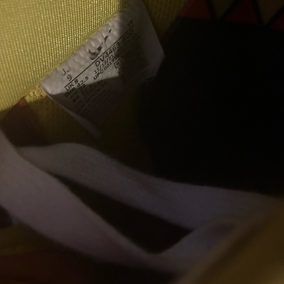 Sneakers| Nike Air Force - Picture 2 of 7